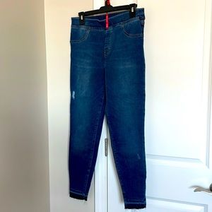 Spanx large Jeggings with frayed hem